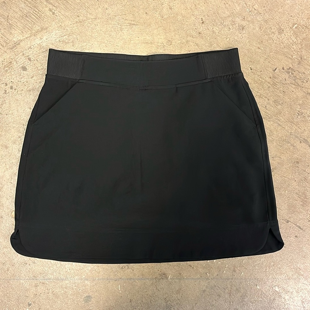 Costco black exercise skirt S